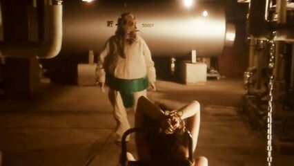 Порно фильм: Девушки в неволе: Психо камера пыток