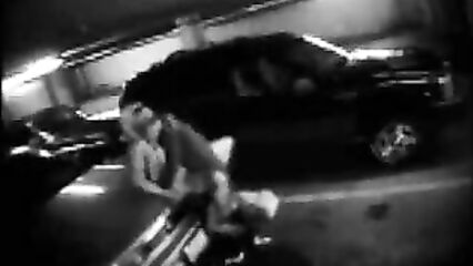 Порно видео с камеры наблюдения в подземном гараже