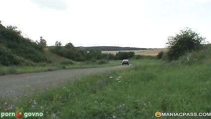 Отблагодарила механика за ремонт сломанной машины натурой