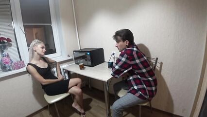 Наполнил полную задницу спермой подруге жены