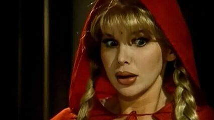 Эротические похождения красной шапочки (с переводом)