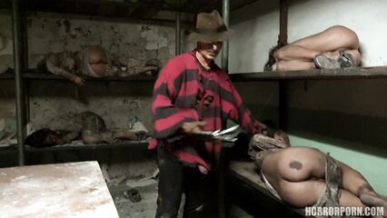 Порно ужасы: Кошмар на улице Вязов — Фредди Крюгер