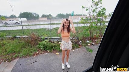 Пикаперы сняли милую худышку для секса, с переводом!